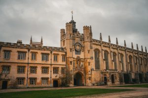 pexels photo 36145598 A classic view of a historic Oxford University building with gothic architecture.